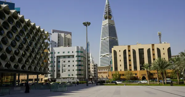 برج الفيصلية ومكتبة الملك فهد الوطنية في الرياض